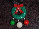Pendentif couronne de Noel  avec noeux et 3 boules