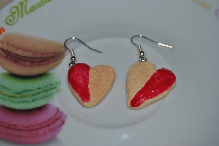 Boucles d'oreilles biscuit coeur à la fraise